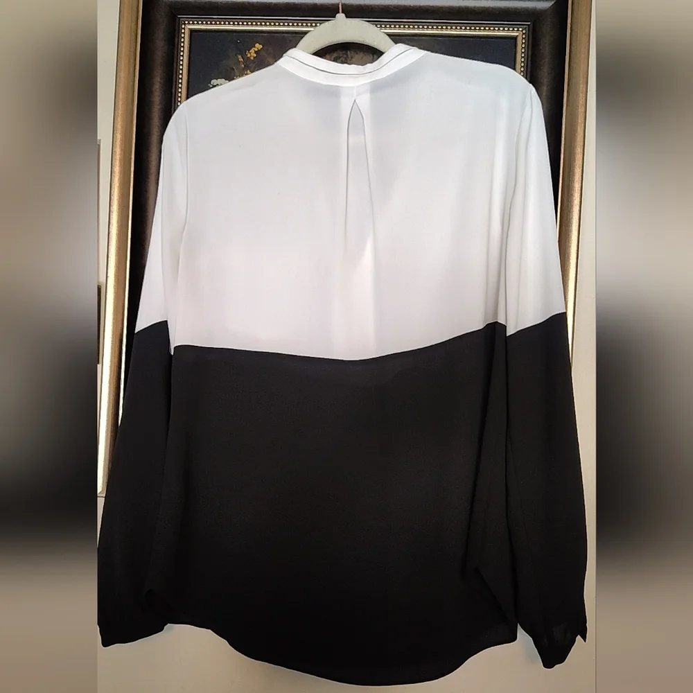 🖤 White House Black Market Contrast Blouse - Picture 5 of 6
